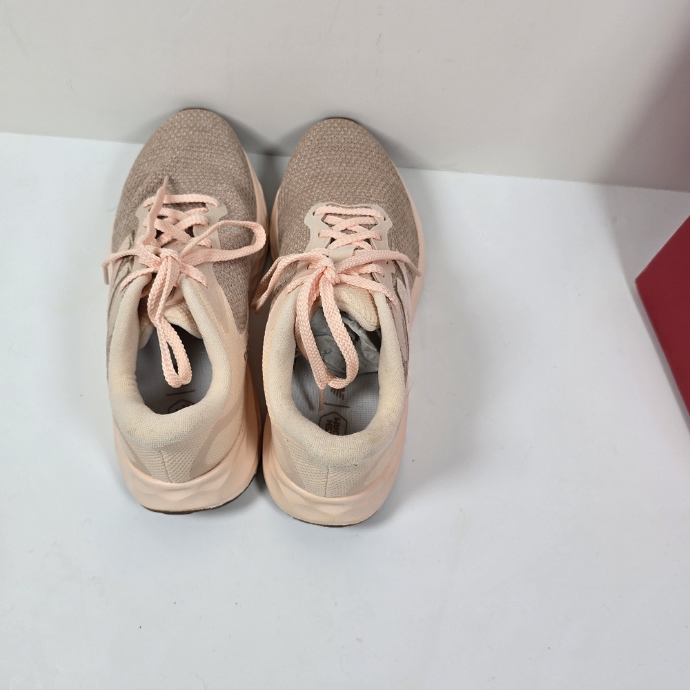 New Balance Fresh Foam Arishi V4 Womens Athletic Shoes 8.5 Nwt - Picture 9 of 10
